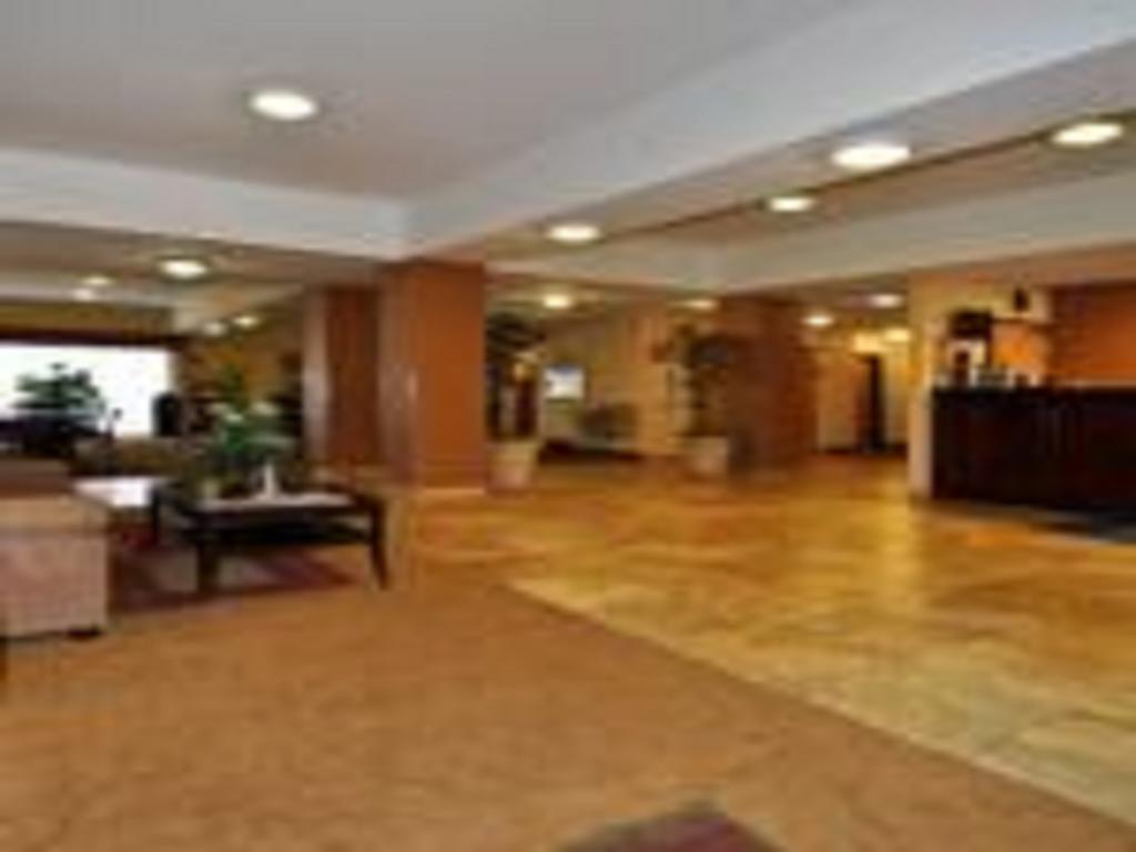 Days Inn By Wyndham Semmes Мобил Екстериор снимка