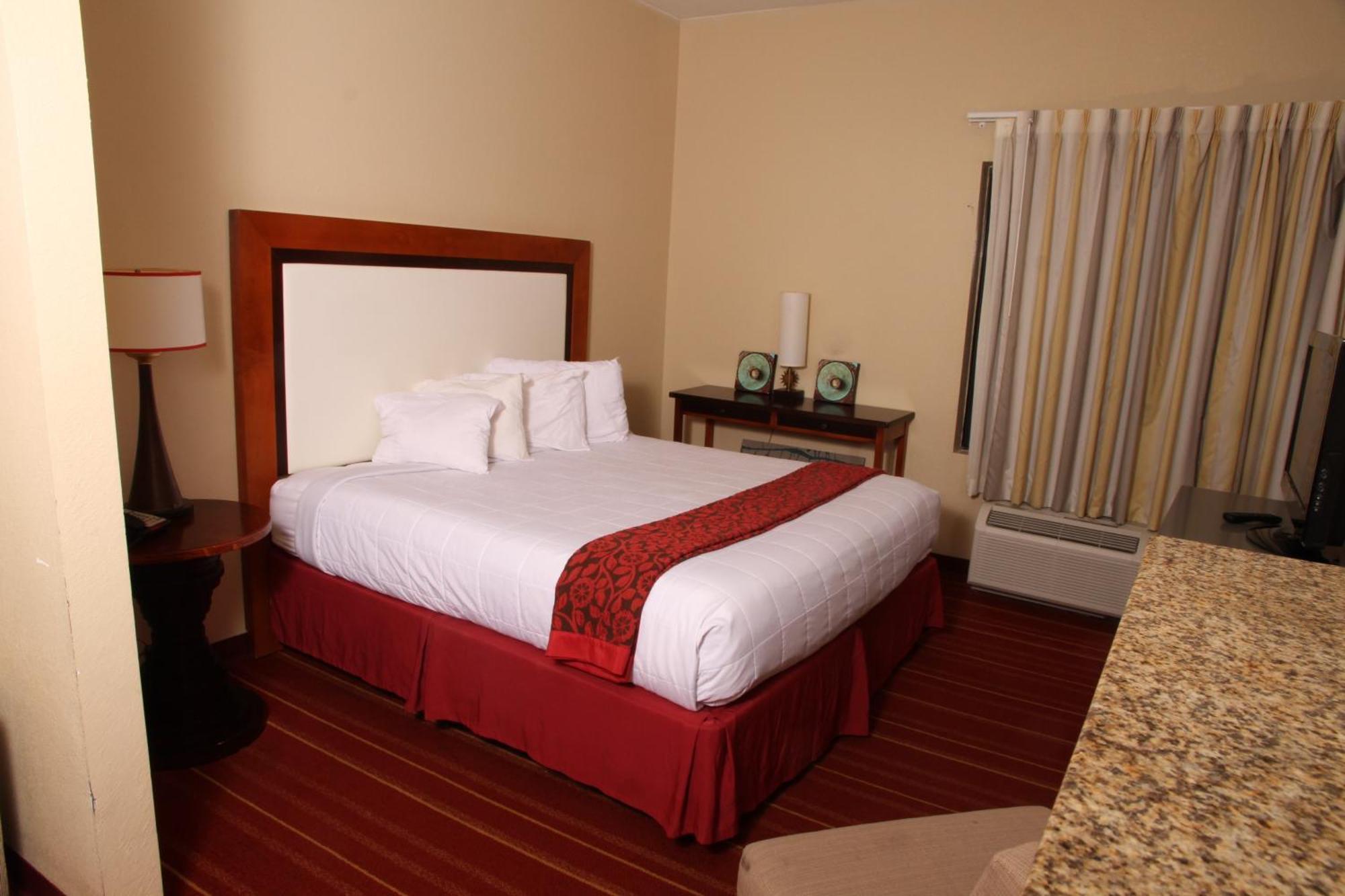 Days Inn By Wyndham Semmes Мобил Екстериор снимка