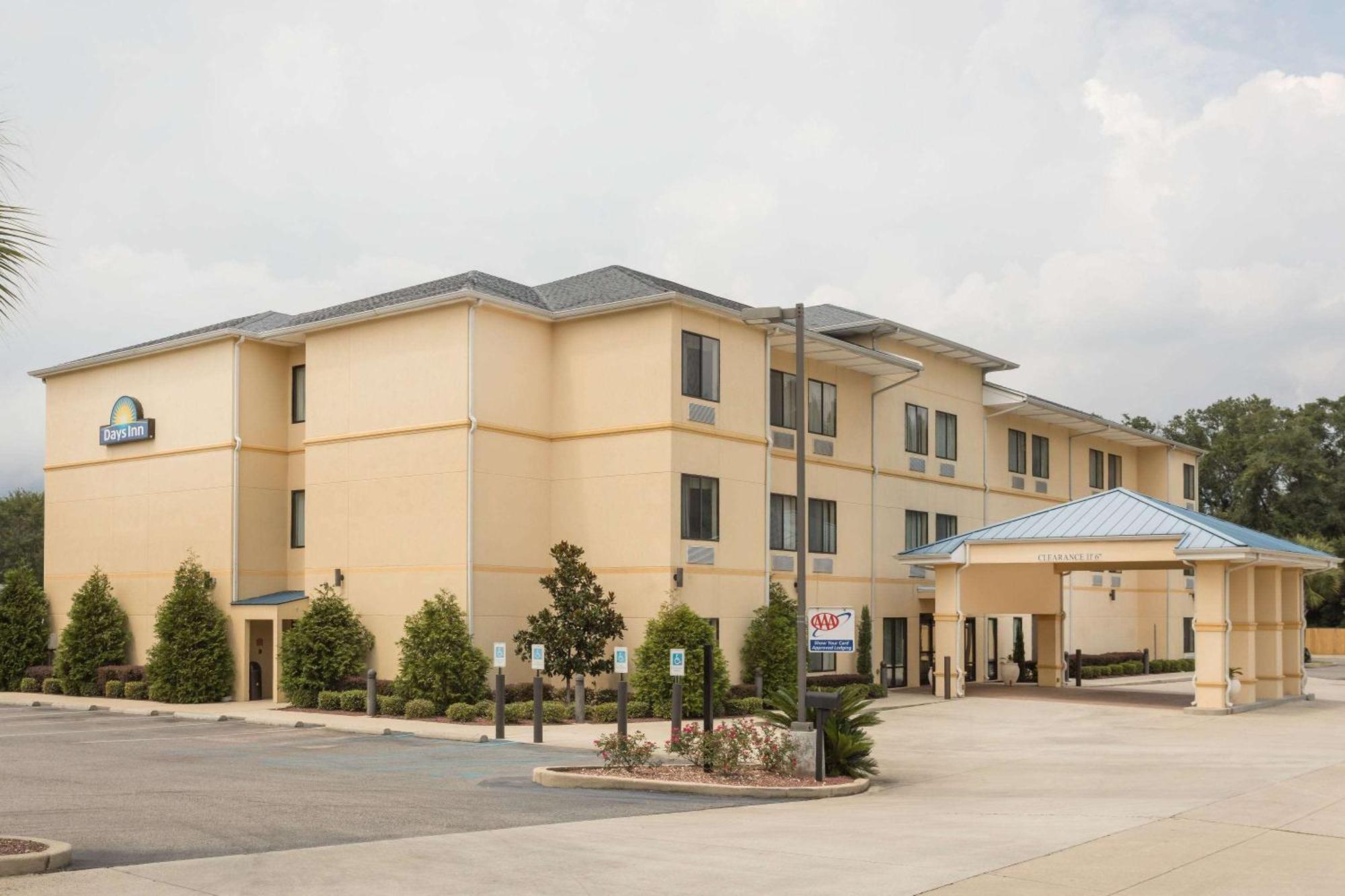 Days Inn By Wyndham Semmes Мобил Екстериор снимка