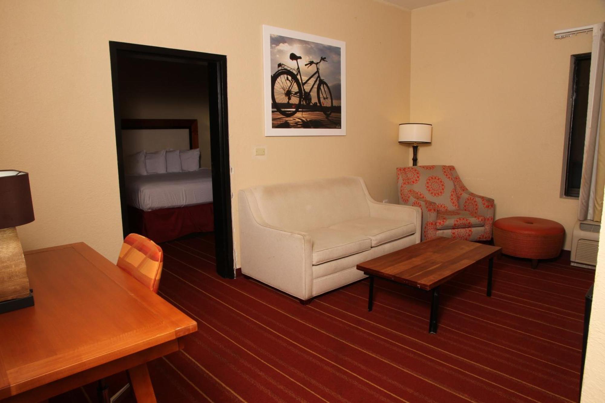 Days Inn By Wyndham Semmes Мобил Екстериор снимка