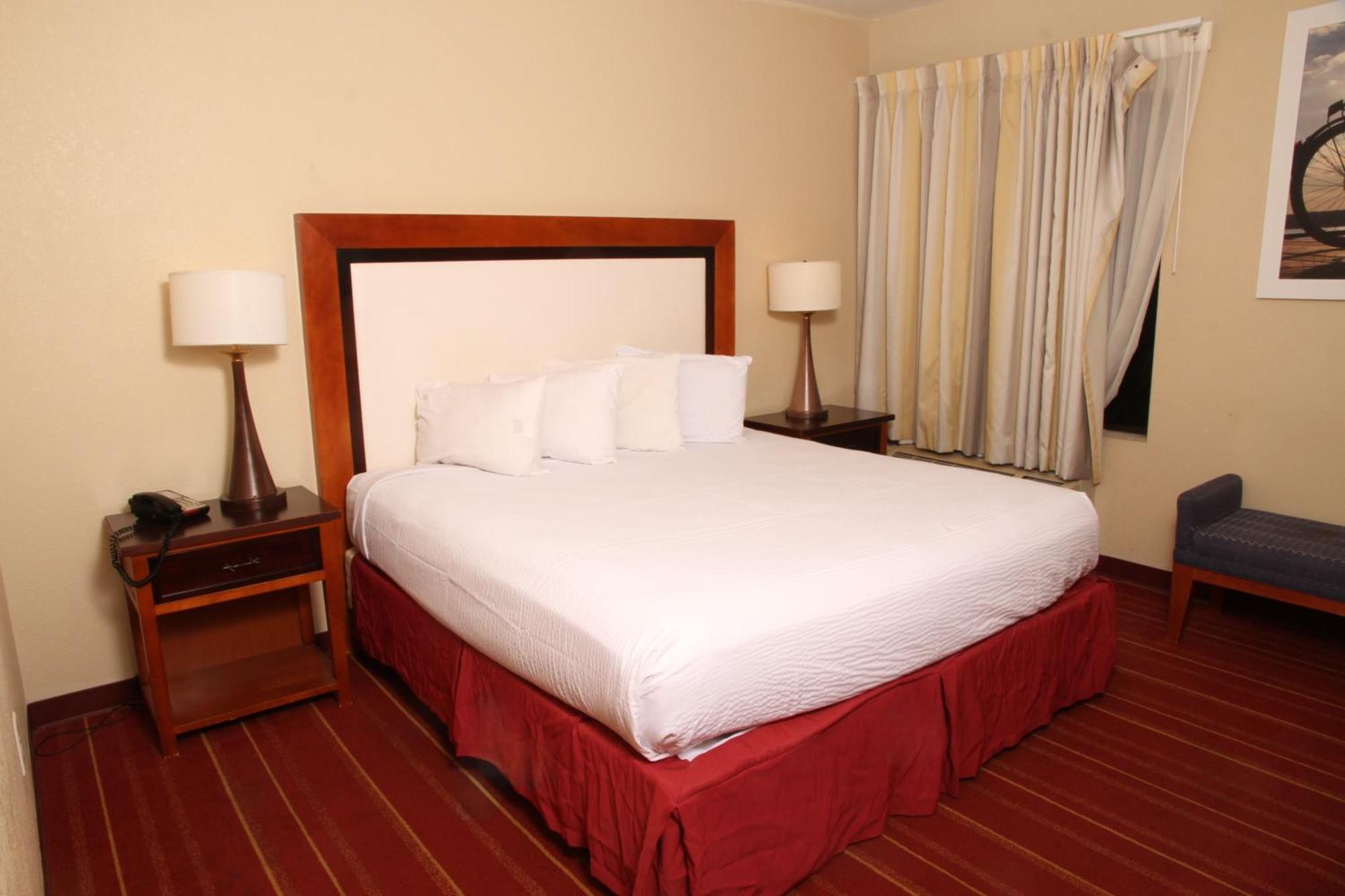 Days Inn By Wyndham Semmes Мобил Екстериор снимка