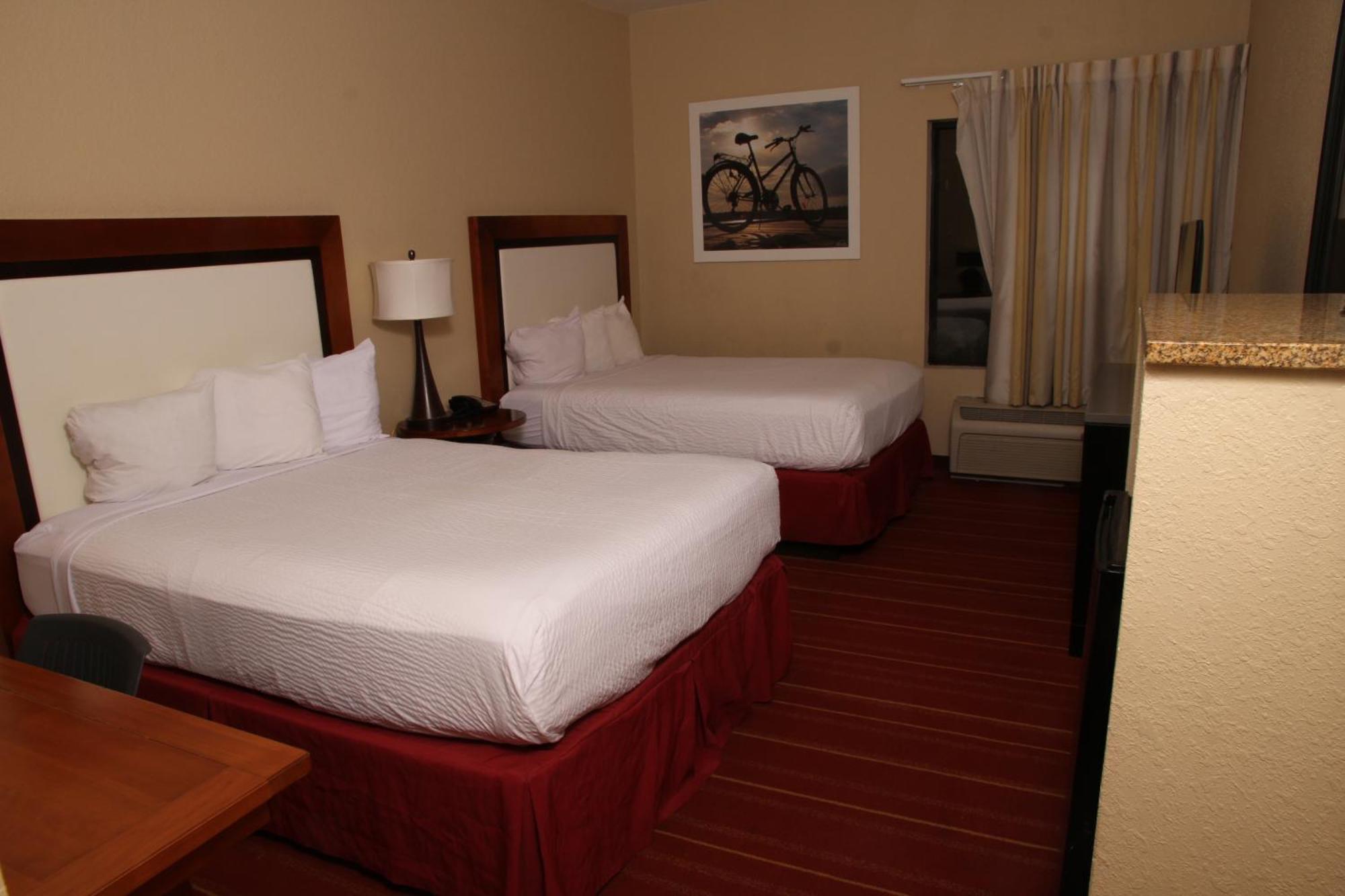 Days Inn By Wyndham Semmes Мобил Екстериор снимка