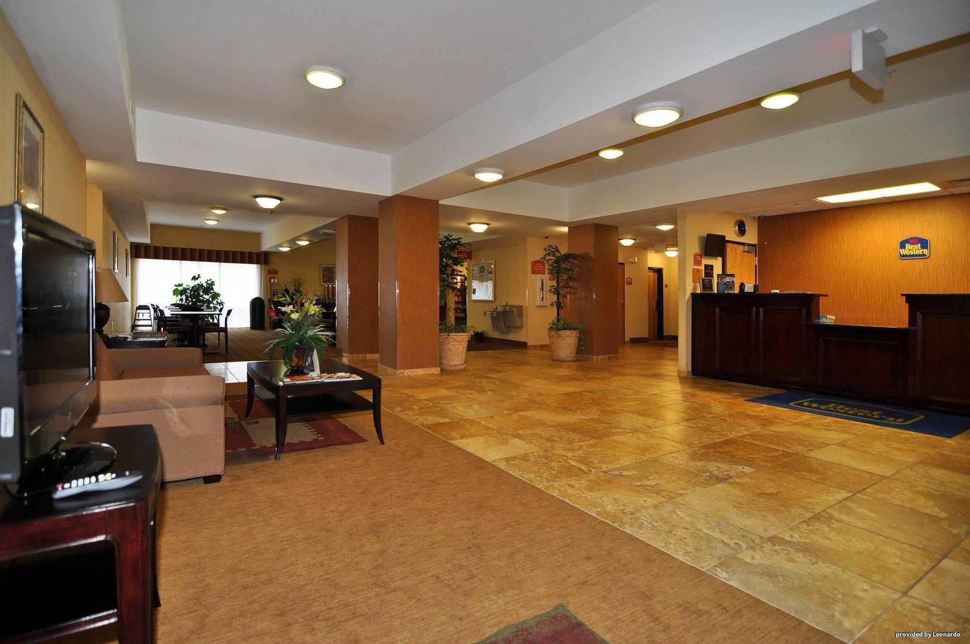 Days Inn By Wyndham Semmes Мобил Екстериор снимка