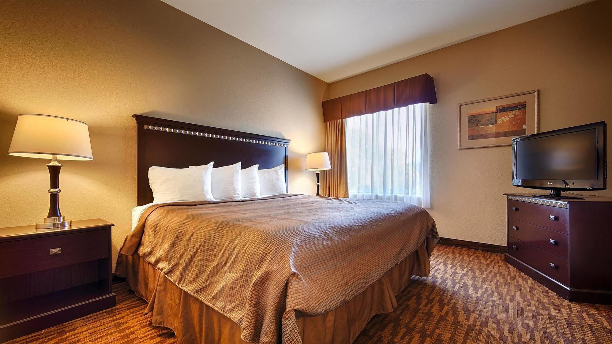 Days Inn By Wyndham Semmes Мобил Екстериор снимка
